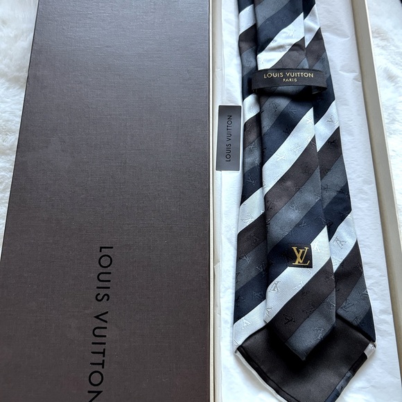 Authentic Louis Vuitton Silk Tie - Picture 1 of 7